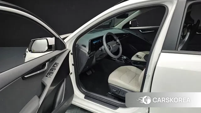 Kia Di Ol Nu Niro 2025 Белый из Кореи, фото 2