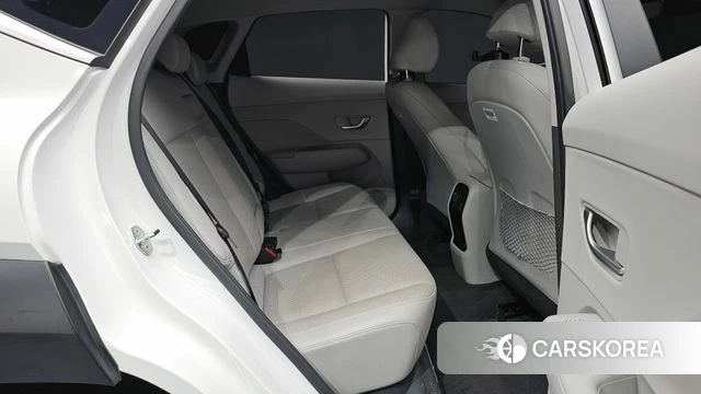 Hyundai Kona (SX2) 2023 Белый из Кореи, фото 2
