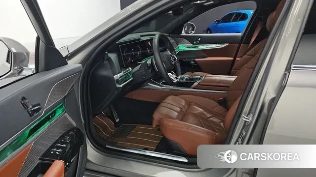 BMW 7 Series (G70) 2023 Серебристо-серый из Кореи, фото 2