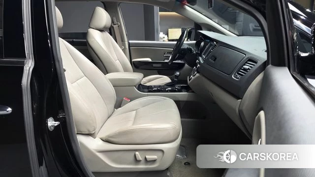 Kia The New Carnival 2018 Черный из Кореи, фото 2