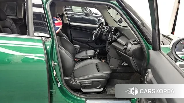 Mini Cooper 2021 Зеленый из Кореи, фото 2