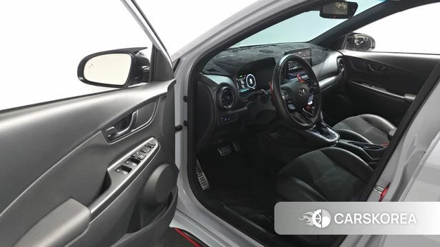 Hyundai The New Kona 2022 Светло-серебряный цвет из Кореи, фото 2