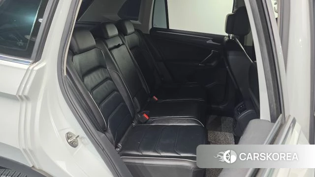 Volkswagen Tiguan second Generation 2018 Белый из Кореи, фото 2