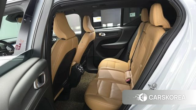 Volvo XC40 2021 Белый из Кореи, фото 2
