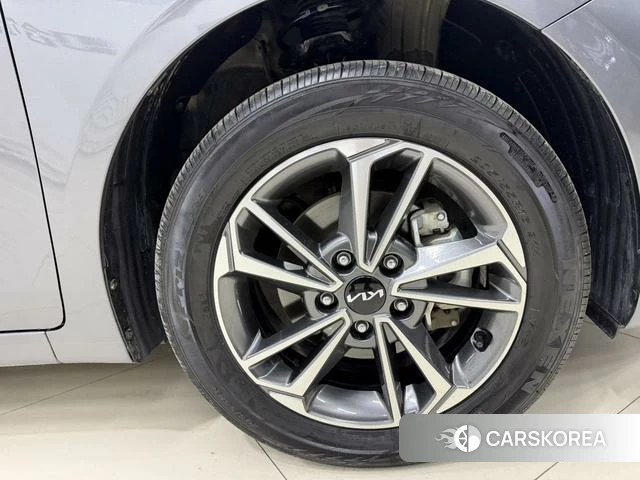 Kia K3 2023 Темно-серый из Китая, фото 2