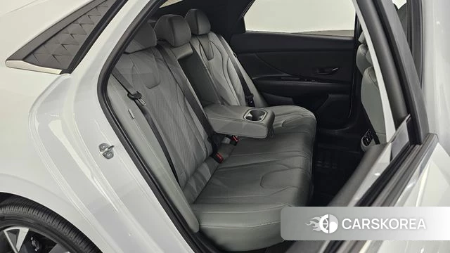 Hyundai The New Avante (CN7) 2024 Белый из Кореи, фото 2