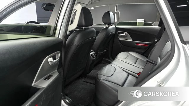 Kia Niro Plus 2022 Серебряный из Кореи, фото 2