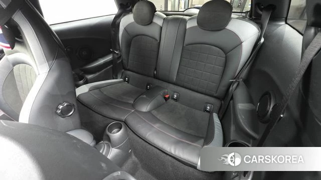 Mini Cooper S 2023 Жемчужный цвет из Кореи, фото 2