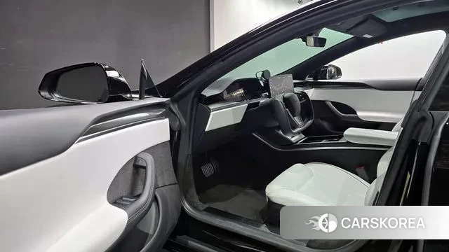 Tesla Model S 2023 Черный из Кореи, фото 2