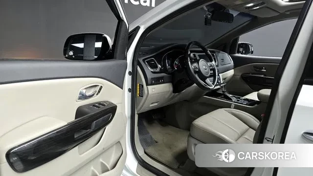 Kia The New Carnival 2019 Белый из Кореи, фото 2