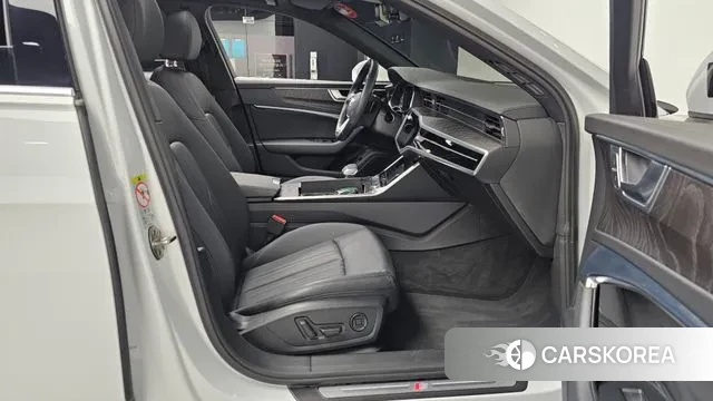 Audi A6 (C8) 2020 Белый из Кореи, фото 2