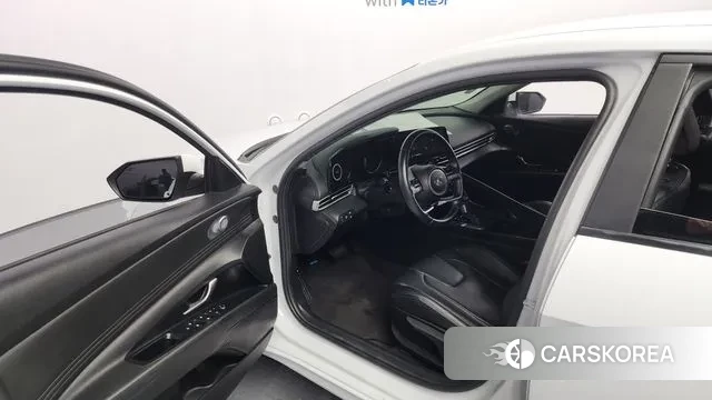 Hyundai Avante Hybrid (CN7) 2021 Белый из Кореи, фото 2