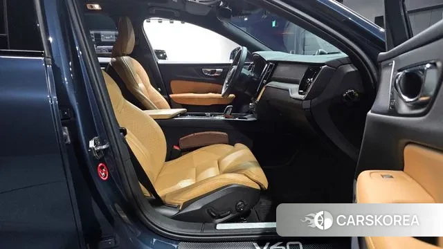 Volvo V60 Cross-Country 2nd Generation 2020 Синий из Кореи, фото 2