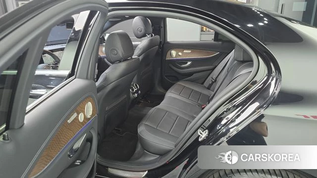 Mercedes-Benz E-Class W213 2021 Черный из Кореи, фото 2