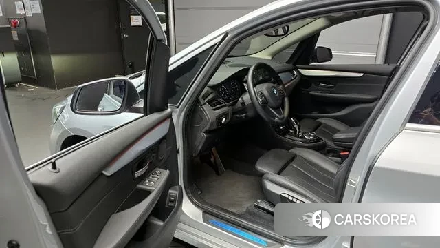 BMW 2 Series Active Tourer (F45) 2020 Серебристо-серый из Кореи, фото 2