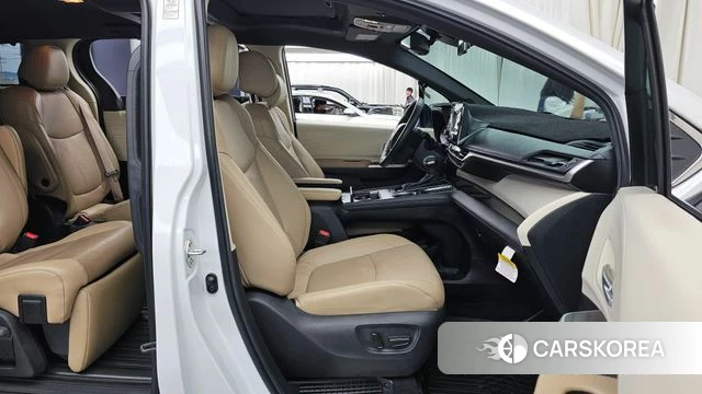 Toyota Sienna 4th Generation 2024 Белый из Кореи, фото 2