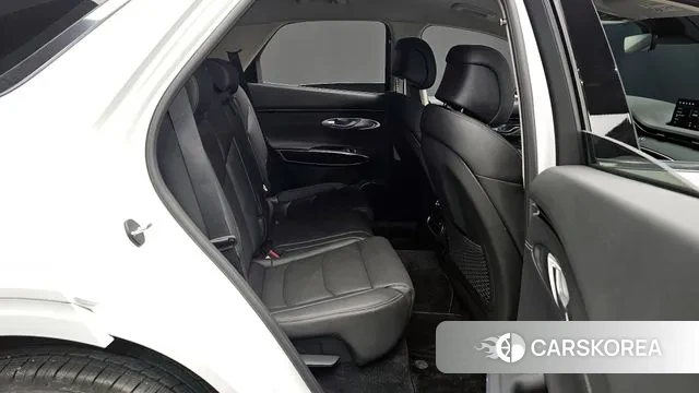 Genesis GV70 2023 Белый из Кореи, фото 2