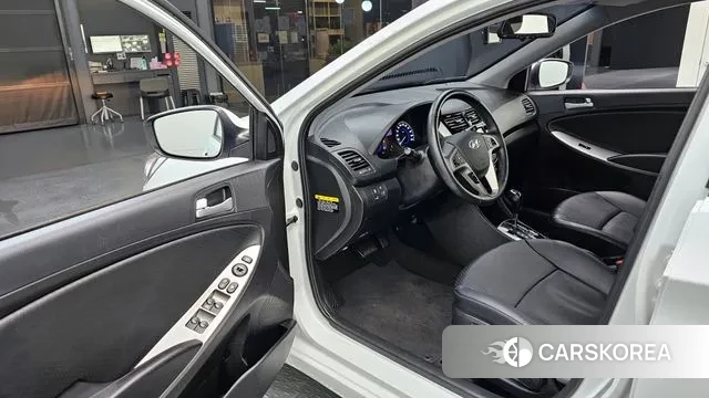 Hyundai Accent (New type) 2018 Белый из Кореи, фото 2