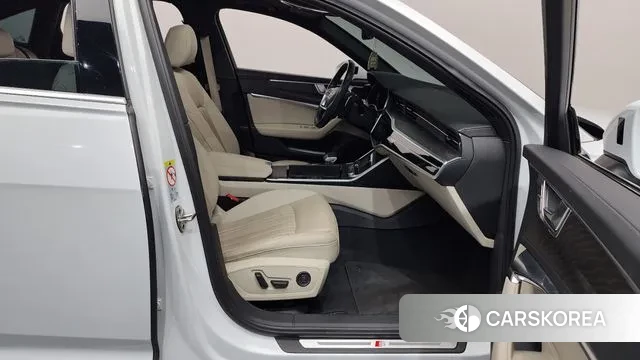 Audi A6 (C8) 2023 Белый из Кореи, фото 2