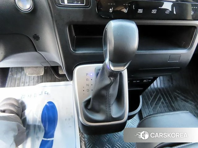 Hyundai Staria 2022 Серый из Кореи, фото 2