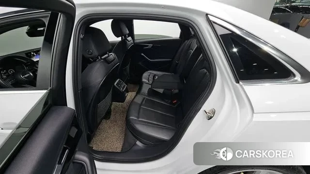 Audi A4 (B9) 2020 Белый из Кореи, фото 2