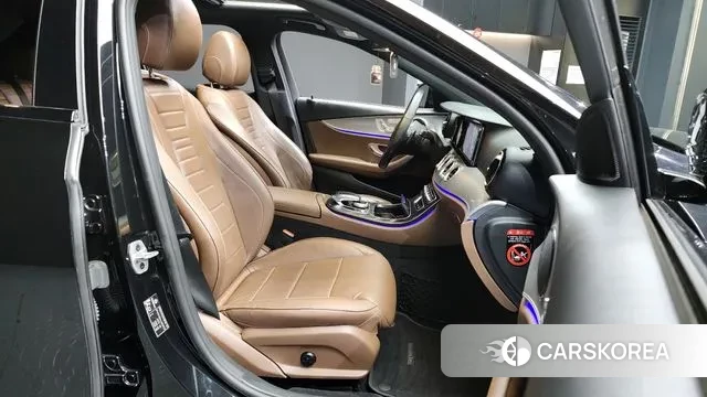 Mercedes-Benz E-Class W213 2020 Черный из Кореи, фото 2