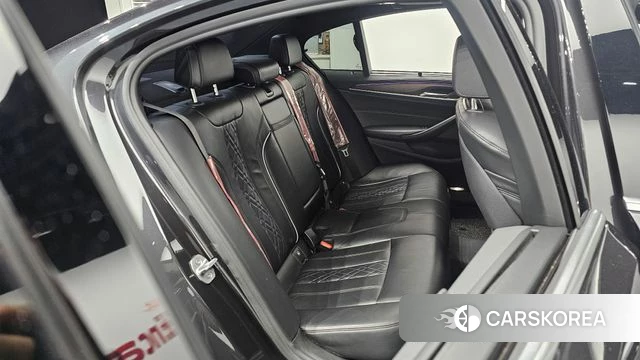 BMW 5 Series (G30) 2018 Серый из Кореи, фото 2