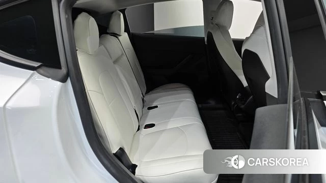 Tesla Model Y 2023 Белый из Кореи, фото 2