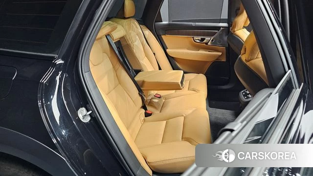 Volvo V90 Cross-Country 2024 Черный из Кореи, фото 2
