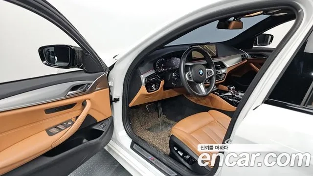 BMW 5 Series (G30) 2022 Белый из Кореи, фото 2