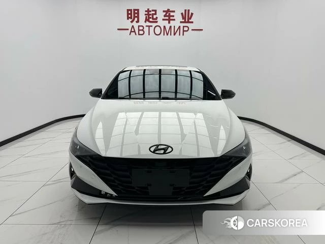 Hyundai Elantra 2024 Белый из Китая, фото 2