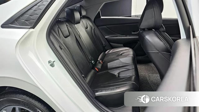 Hyundai The New Avante (CN7) 2024 Белый из Кореи, фото 2