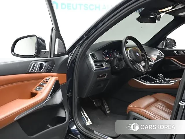 BMW X5 (G05) 2023 Черный из Кореи, фото 2