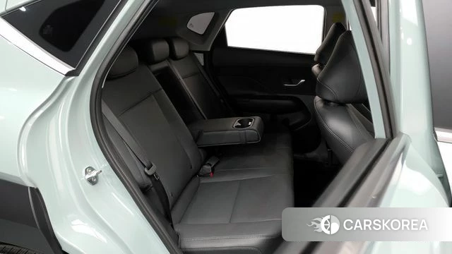 Hyundai Kona Hybrid (SX2) 2025 Светло-серебряный цвет из Кореи, фото 2