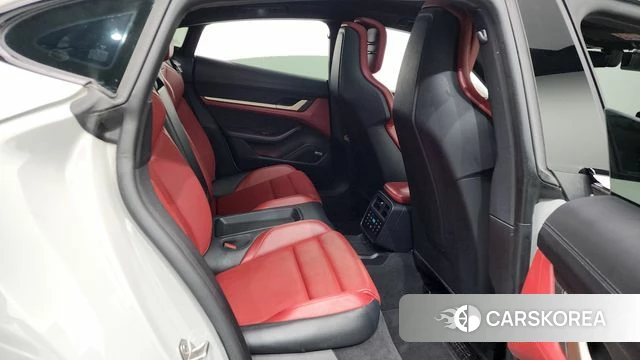 Porsche Taycan 2021 Серебристо-серый из Кореи, фото 2