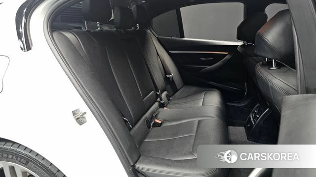 BMW 3 Series (F30) 2018 Белый из Кореи, фото 2