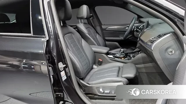 BMW X4 (G02) 2023 Черный из Кореи, фото 2