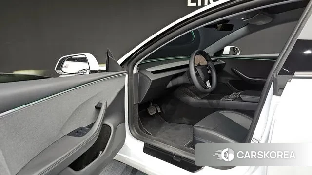 Tesla Model 3 2025 Белый из Кореи, фото 2