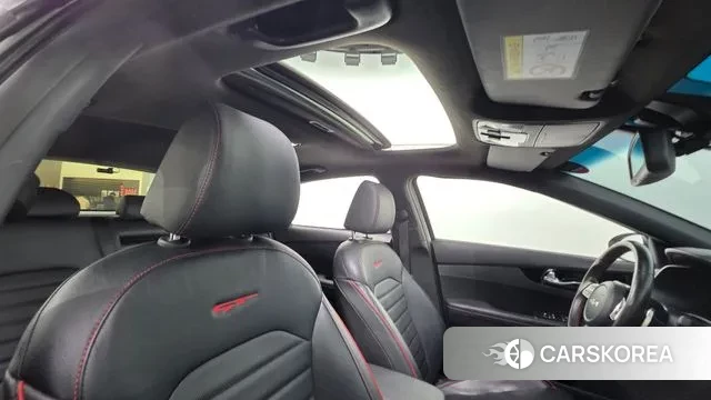 Kia The New K3 2nd generation 2021 Белый из Кореи, фото 2