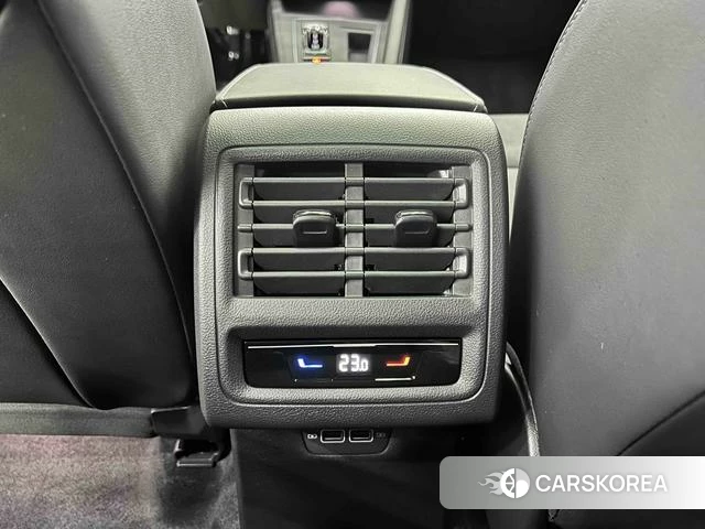 Volkswagen Golf 2023 Белый из Китая, фото 2