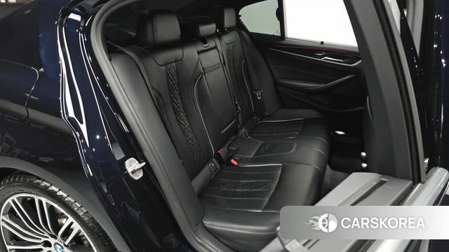 BMW 5 Series (G30) 2020 Черный из Кореи, фото 2