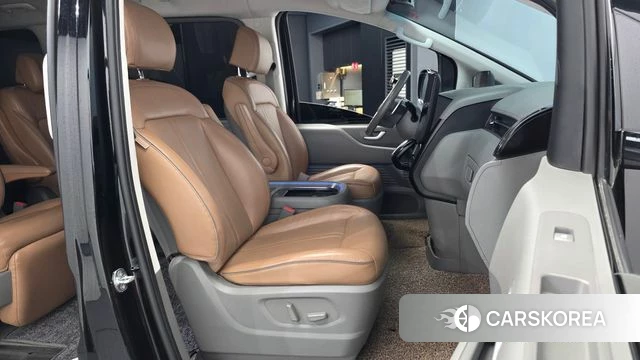 Hyundai Staria 2021 Черный из Кореи, фото 2