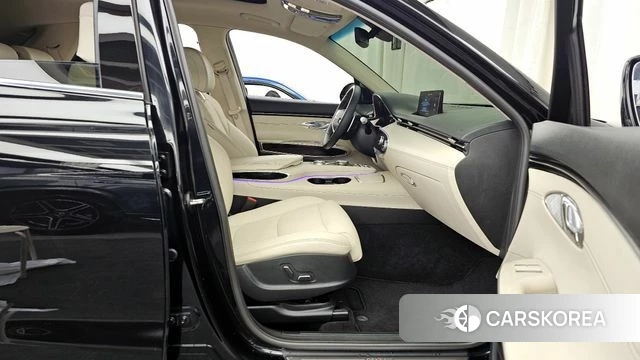 Genesis GV70 2021 Черный из Кореи, фото 2