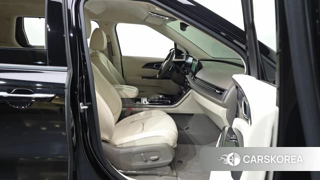 Kia Carnival 4th generation 2022 Черный из Кореи, фото 2