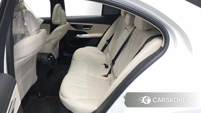 Mercedes-Benz E-Class W214 2024 Белый из Кореи, фото 2