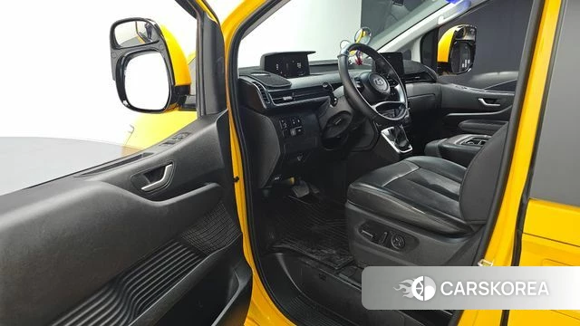 Hyundai Staria 2024 Желтый из Кореи, фото 2