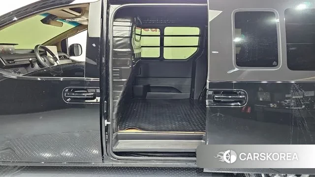 Hyundai Staria 2024 Черный из Кореи, фото 2