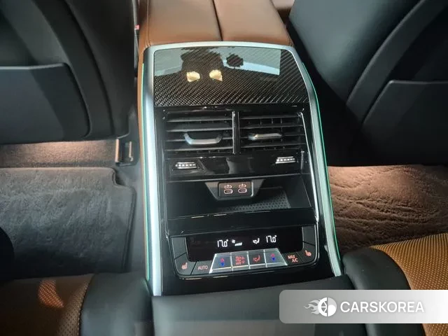 BMW 8 Series (G15) 2025 Белый из Кореи, фото 2