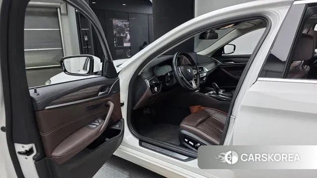 BMW 5 Series (G30) id 3626262 из Кореи 2