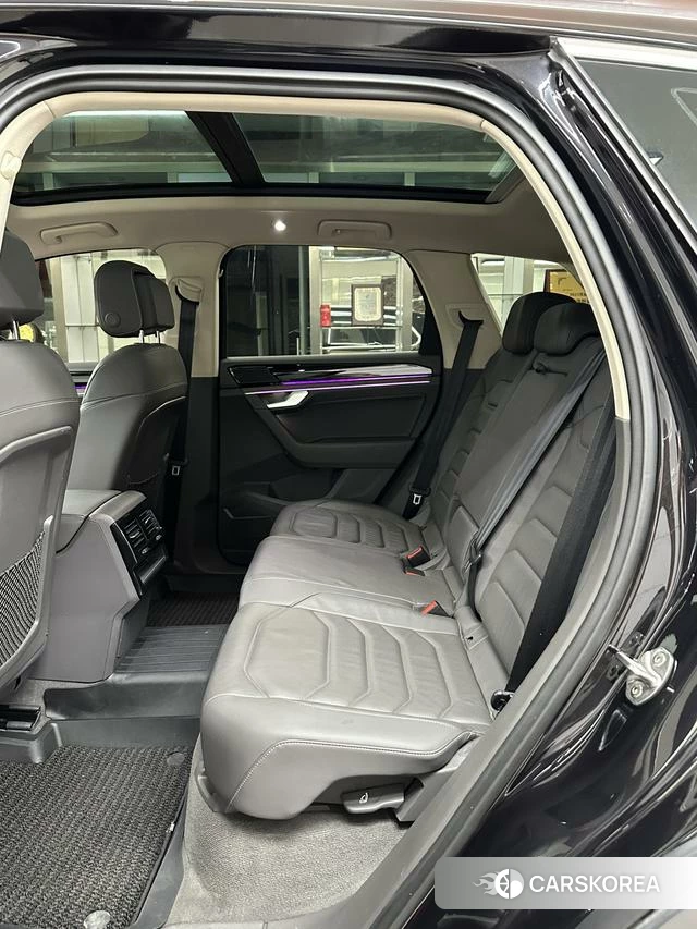 Volkswagen Touareg 2019 Черный из Китая, фото 2